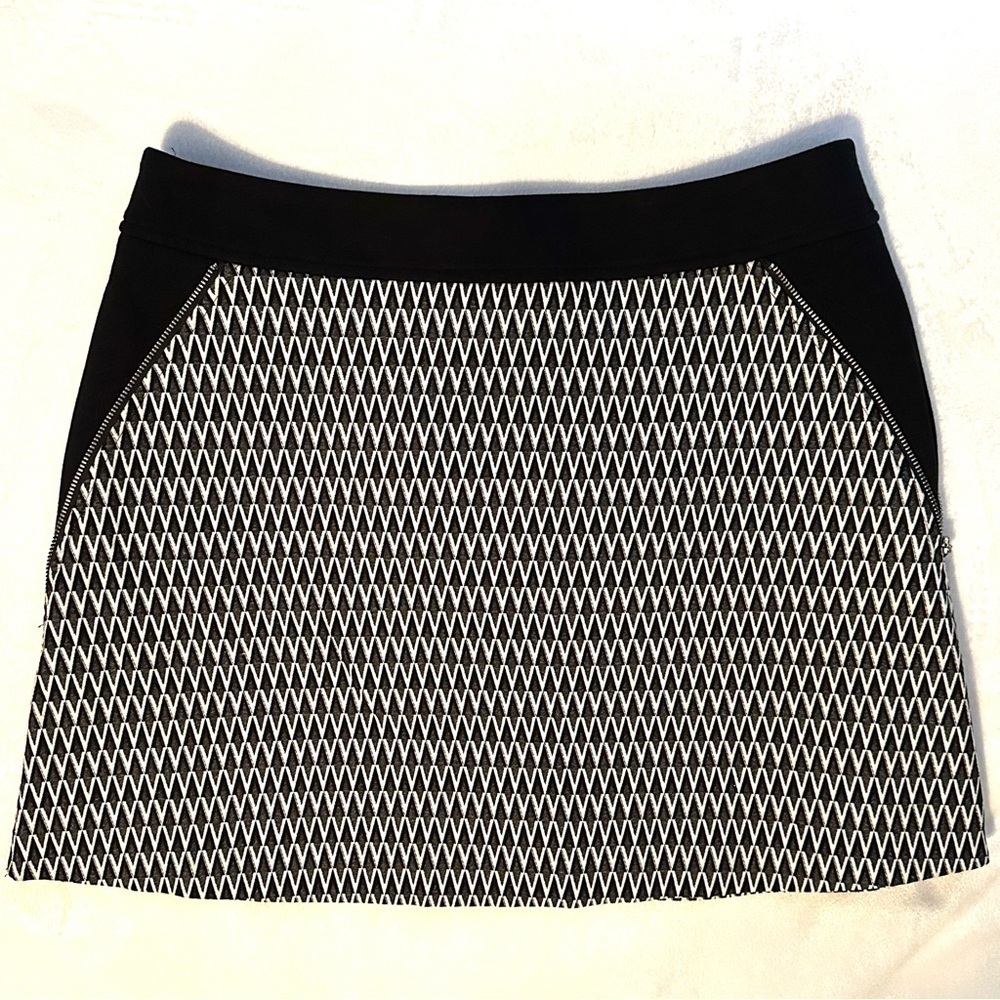 Barbour International Chicara Pattern Jacquard Mini Skirt 8 Zip Sides Black Wht